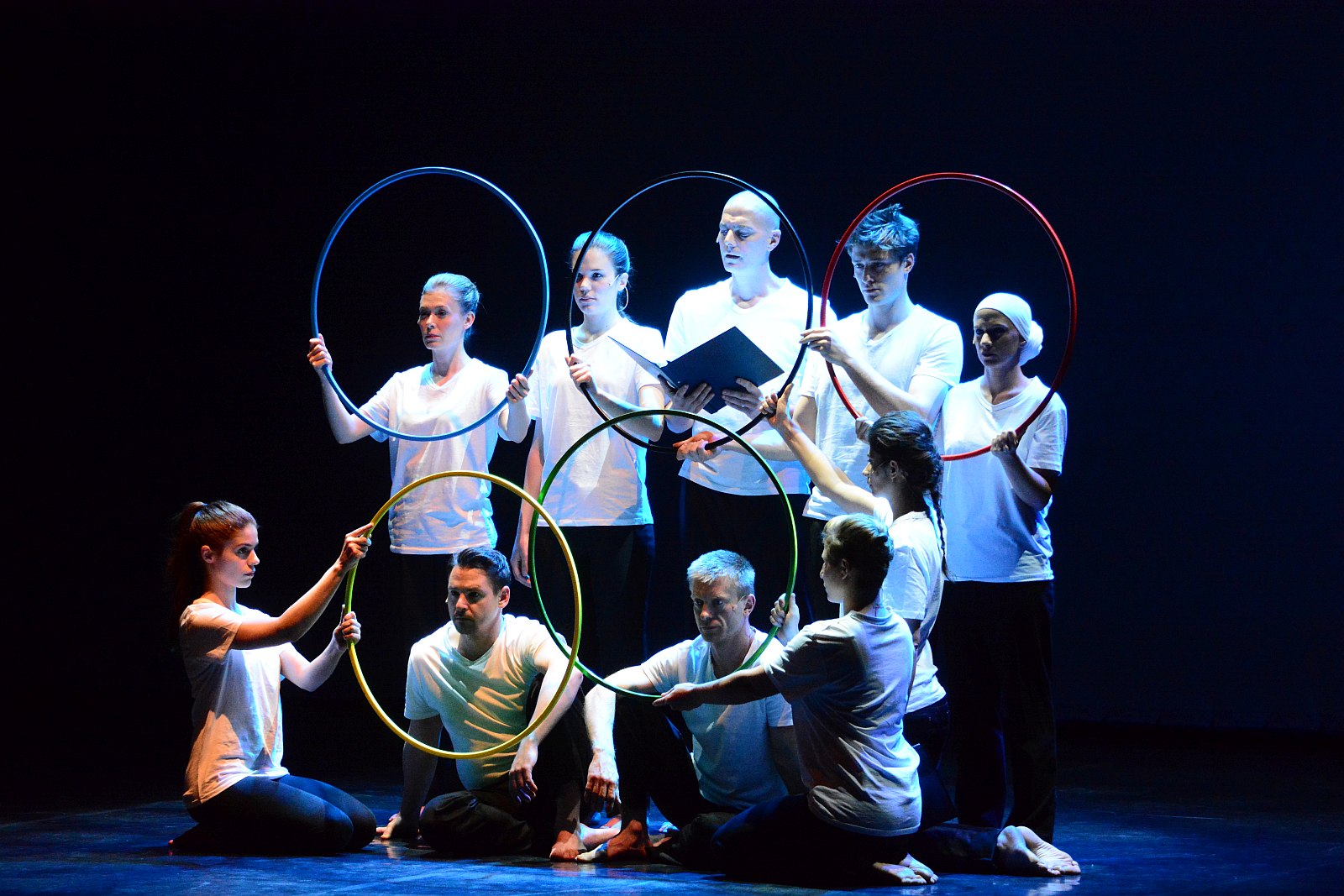 A melbourne-i olimpián résztvevő magyar csapat története a színpadon